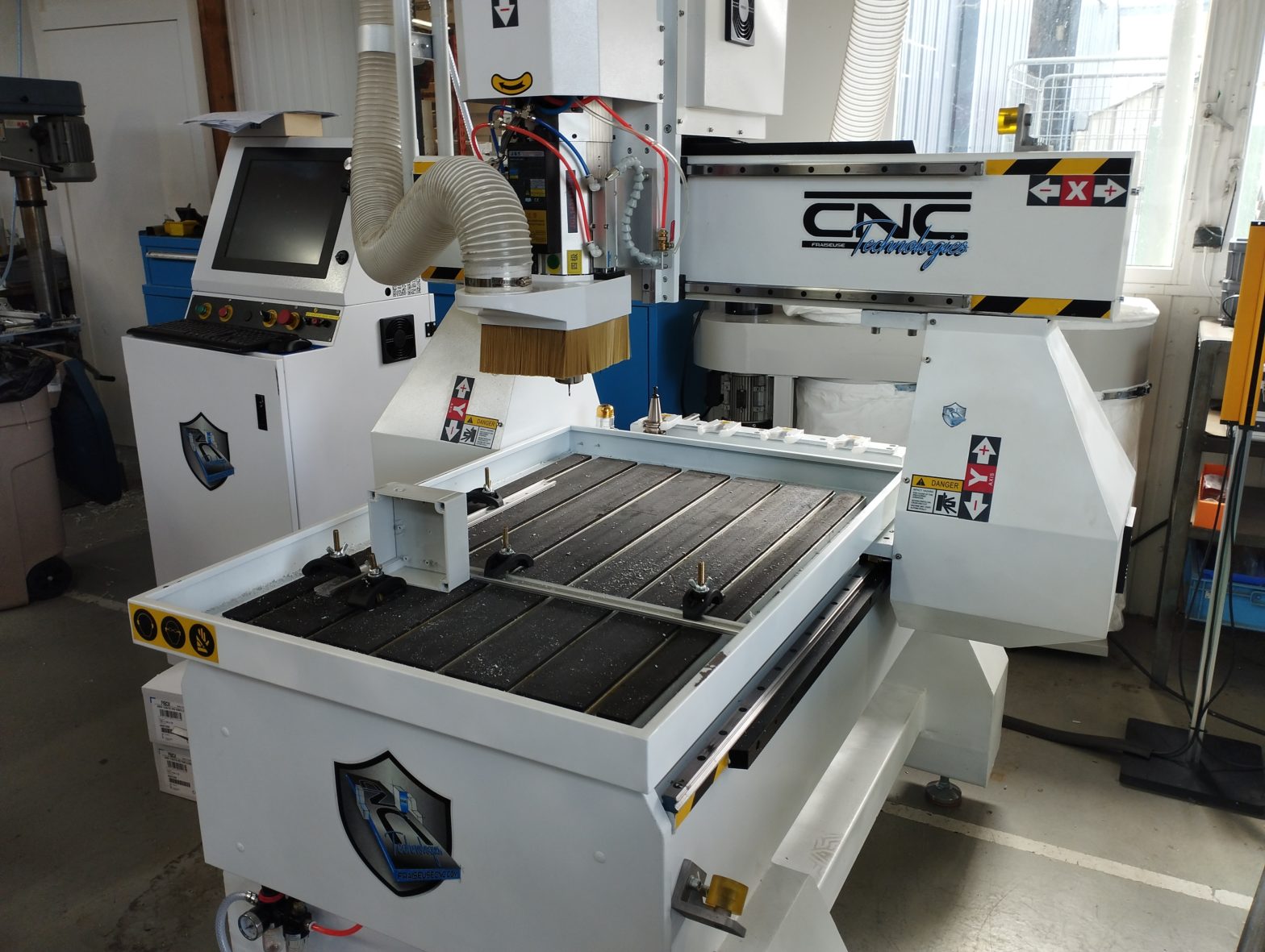 Machine Usinage Trois axes pour câblage Éléctrique